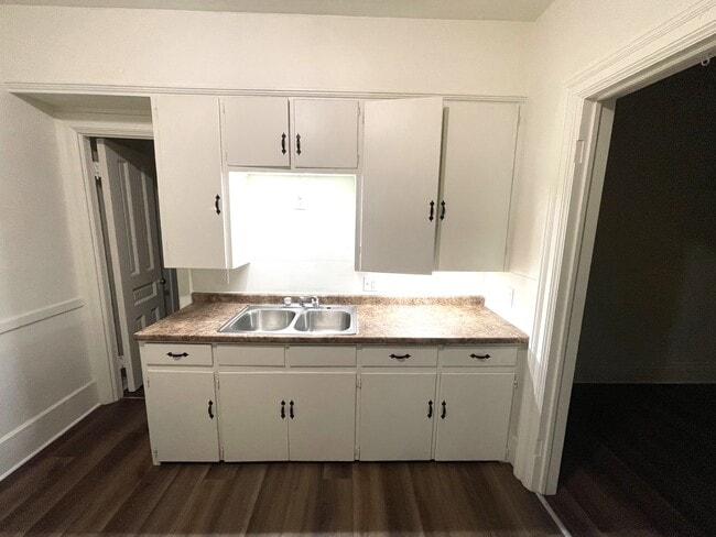 Photo - 617 E 6th St Unit 1