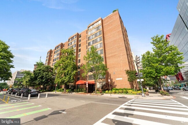 Building Photo - 1301 20th St NW Unit 713 Rental
