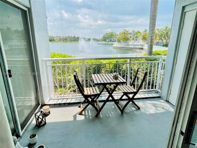 Building Photo - 8600 SW 212th St Unit 108