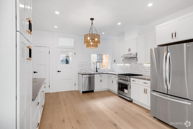 Building Photo - 814 Divisadero St Rental