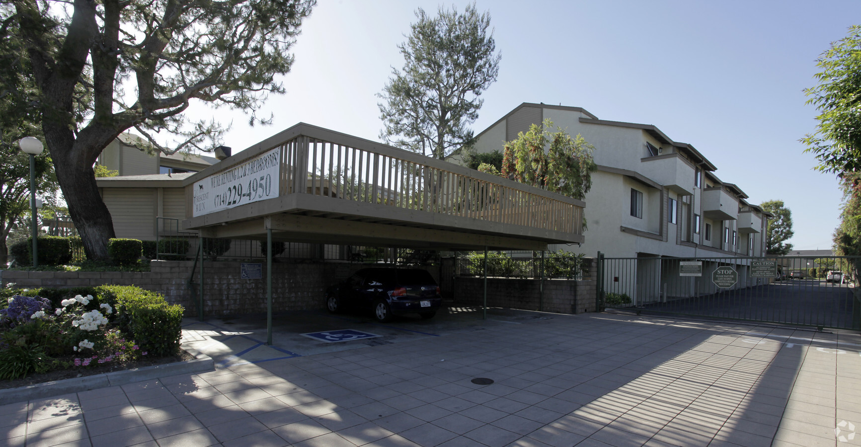 Crescent Run - Crescent Run Apartments