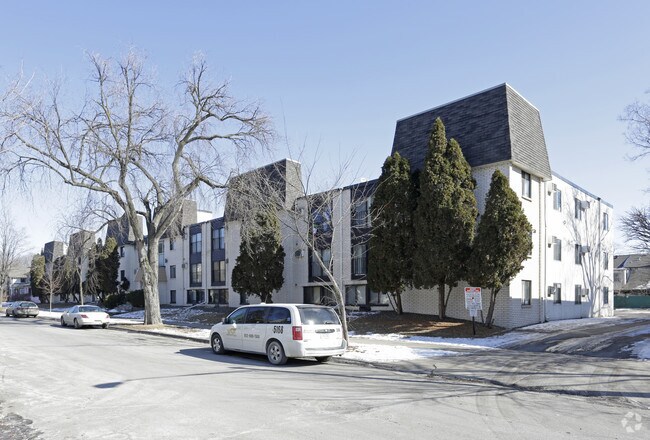 Photo - 2525 Harriet Ave S Apartments