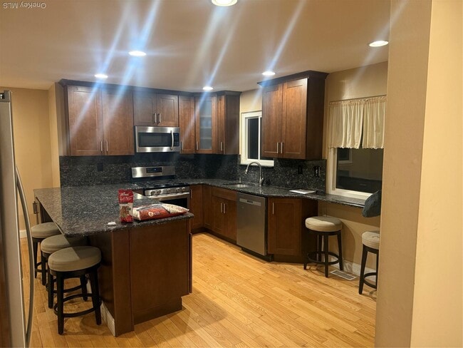 Building Photo - 21 Cherry Ct