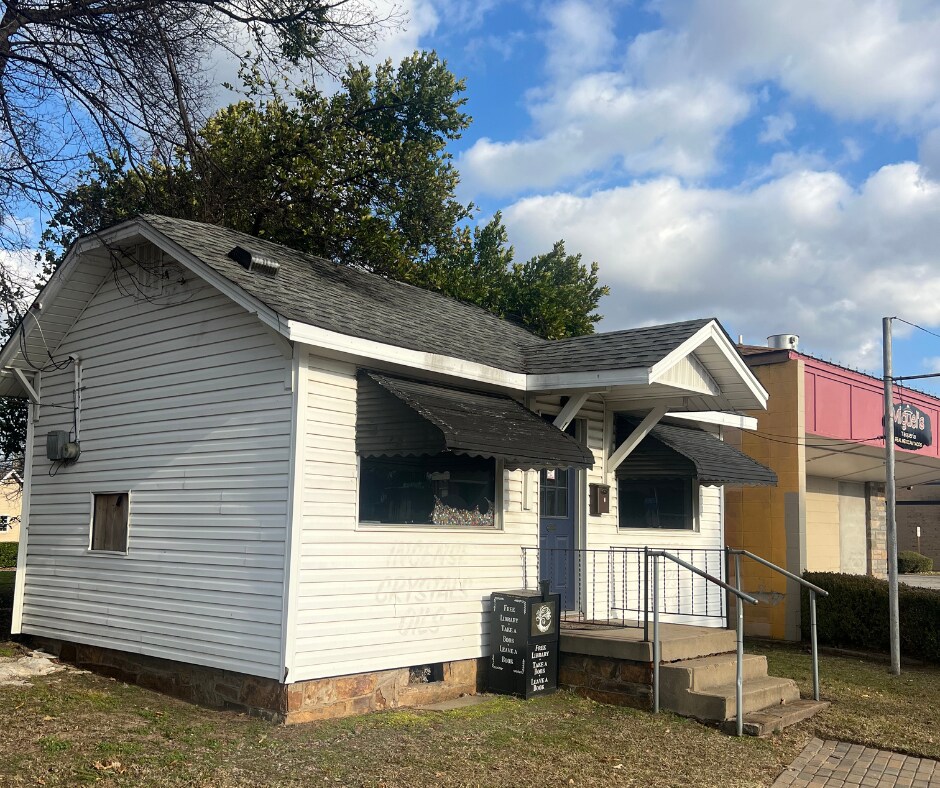 Photo - 1715 Rogers Ave