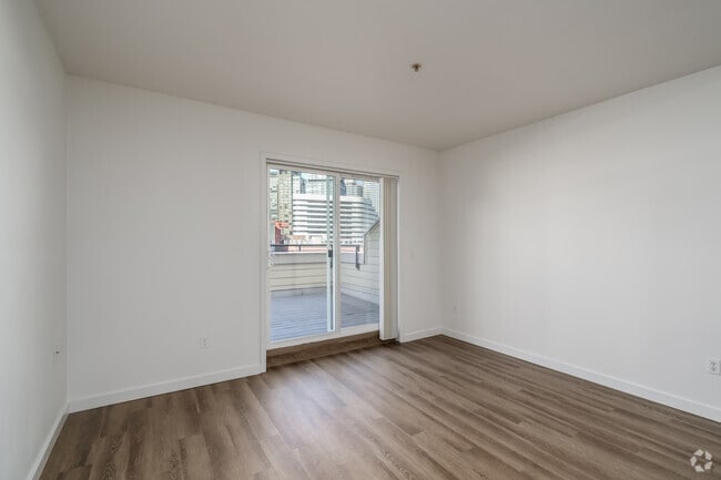 1BR, 1BA - 470SF - Living Room