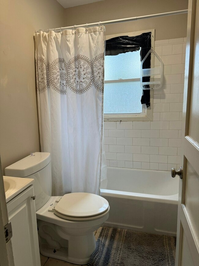 Photo - 1004 Fitch St