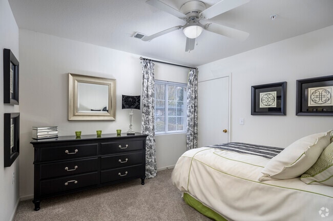 2BR, 2BA - 1,035SF -