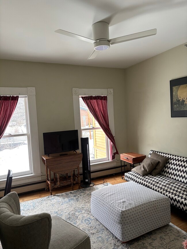 Photo - 154 Main St Unit 2