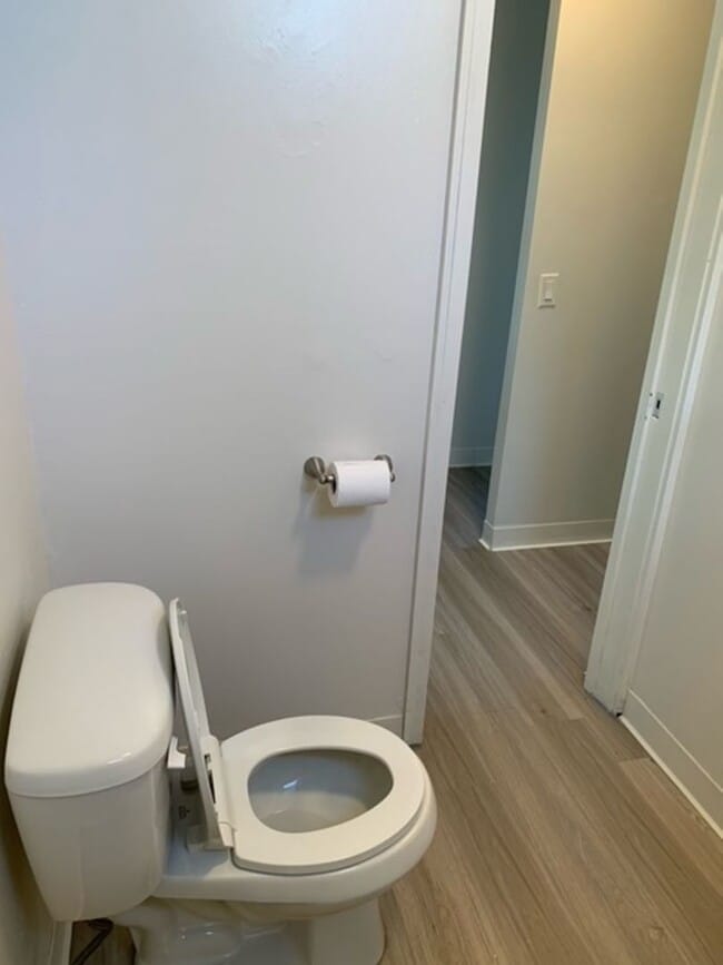 Photo - Salt Lake Area - Lakeside West building - 1 bedroom, 1 bath unit w/1 parking - Avail now Unit 402