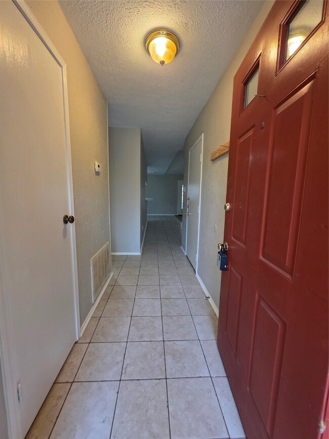 Photo - 419 Gleneagles Dr