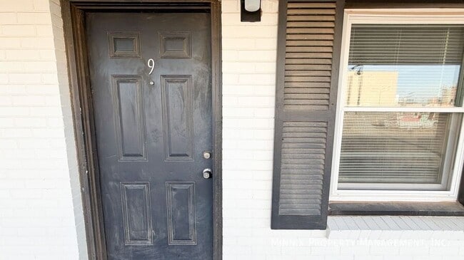 Photo - 2010 Ave. S Unit 1