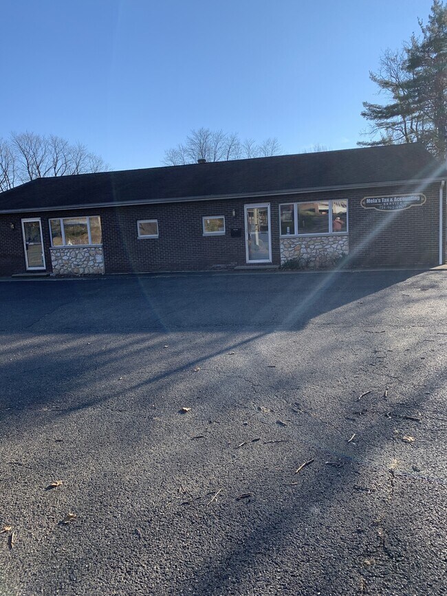 Photo - 2048 Buckeye Dr Unit B