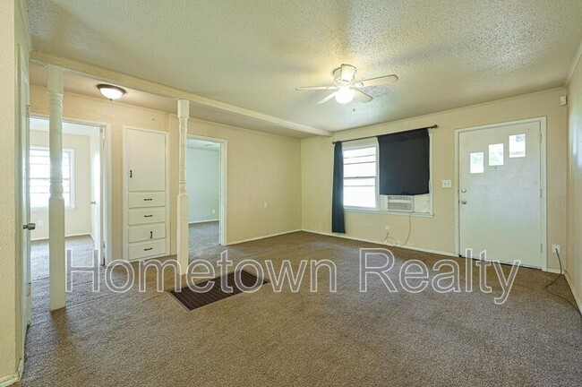 Photo - 2621 SW 52nd St