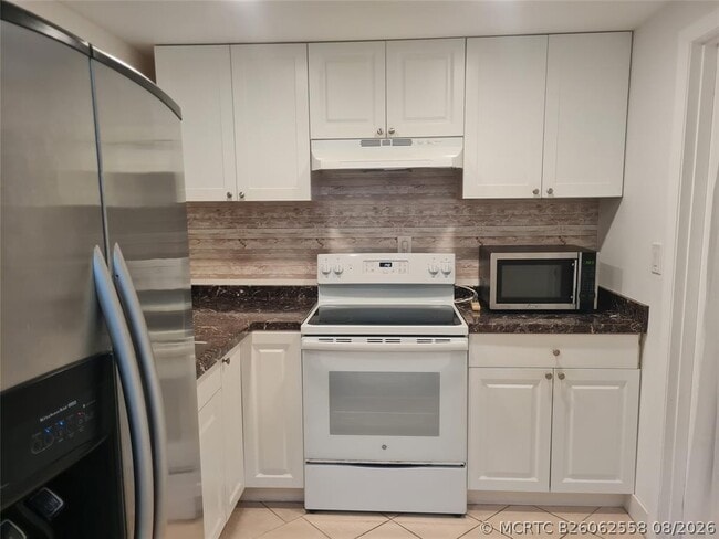 Photo - 300 Golden Isles Dr Unit 104