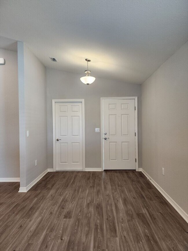 Photo - LIKE NEW!!! 4-Bedroom, 2-Bathroom in Villamar Winter Haven