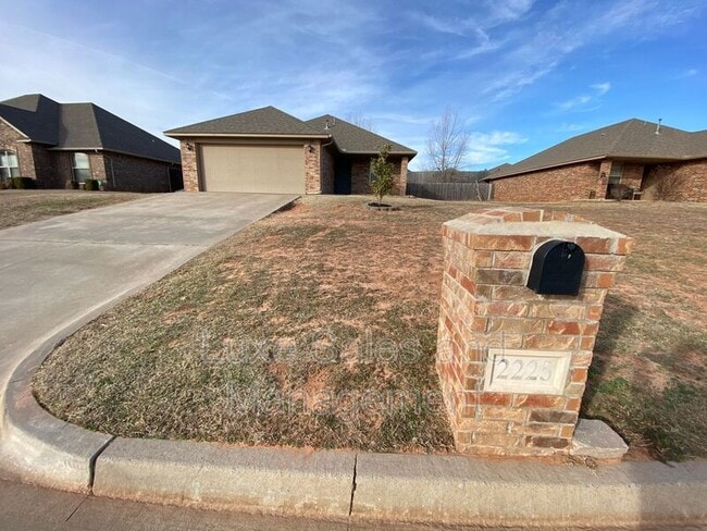 Building Photo - 2225 Mill Creek Way
