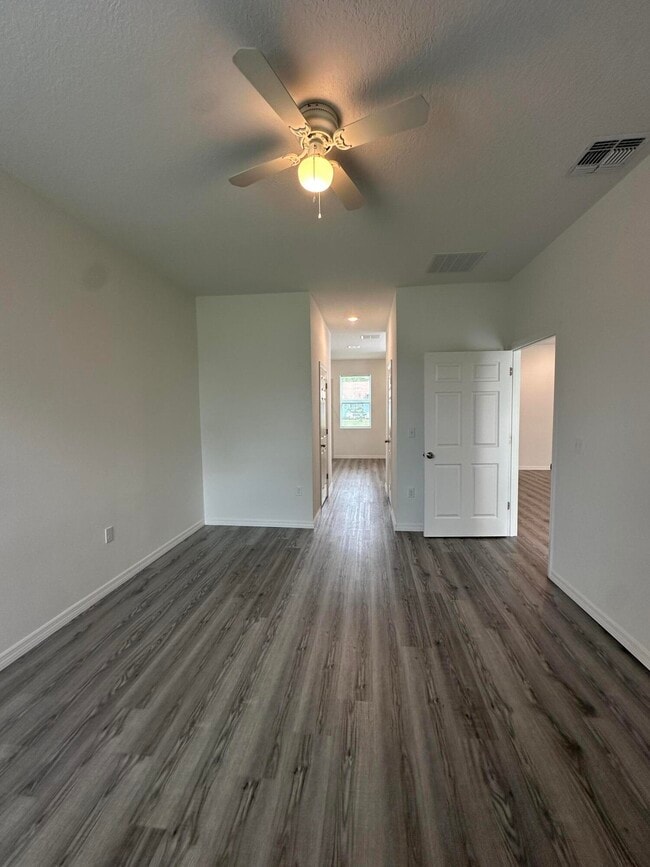 Photo - 466 Tobias St