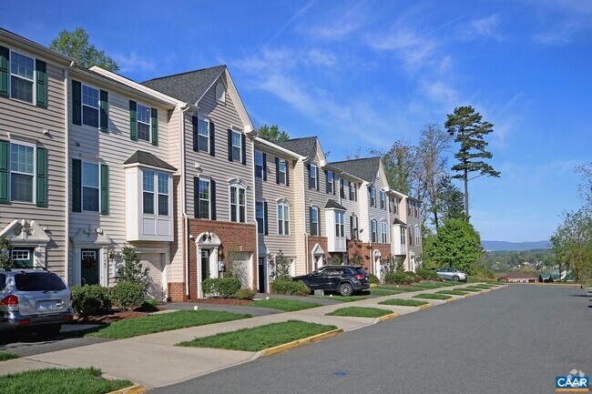 Building Photo - 1987 Asheville Dr Rental