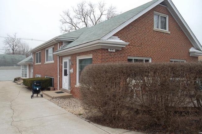 Photo - 814 South La Grange Road