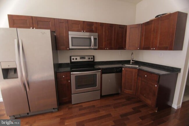 Building Photo - 1828 N Bouvier St Unit 1