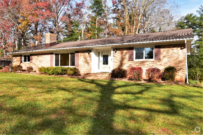 Building Photo - 1044 Carousel Ln Rental