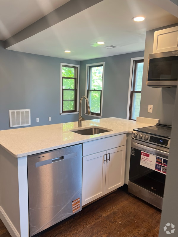 Building Photo - 809 N Harrison St Rental