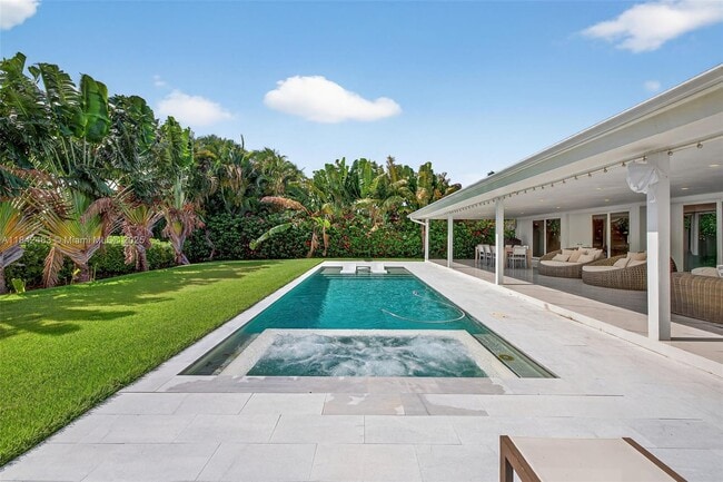 Photo - 1001 Diplomat Pkwy