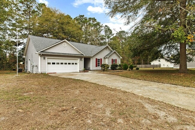 Photo - Cul-de-Sac Retreat with Vaulted Ceilings, Fireplace & Large Deck