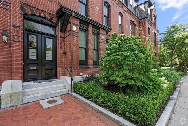 Building Photo - 57 Monmouth St Rental
