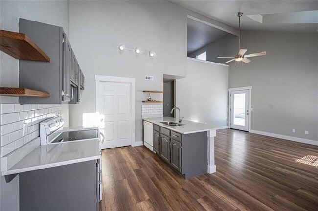 Photo - 2407 W Ash St