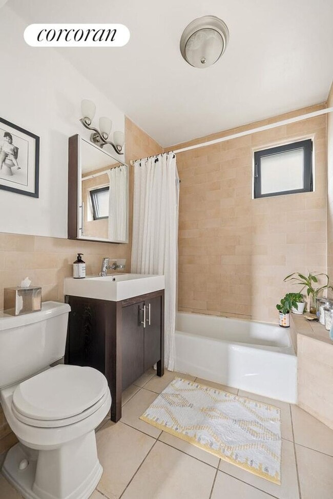 Photo - 138 Seeley St