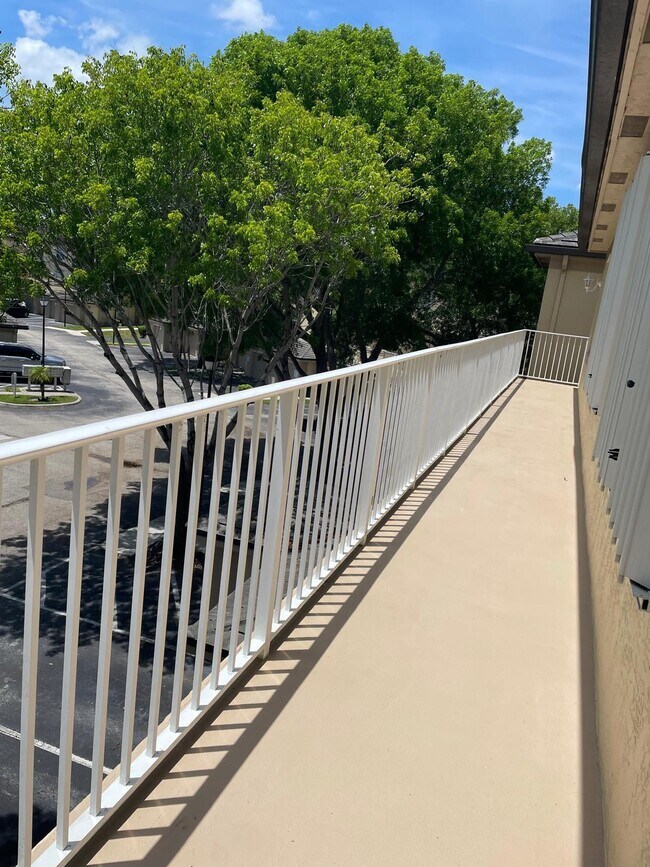 Photo - 2060 Greenview Shores Blvd Unit 319