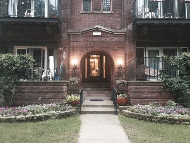 Building Photo - 1101 W Pratt Blvd Unit 1R