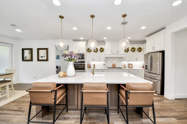Photo - 3527 Highcliffe Dr