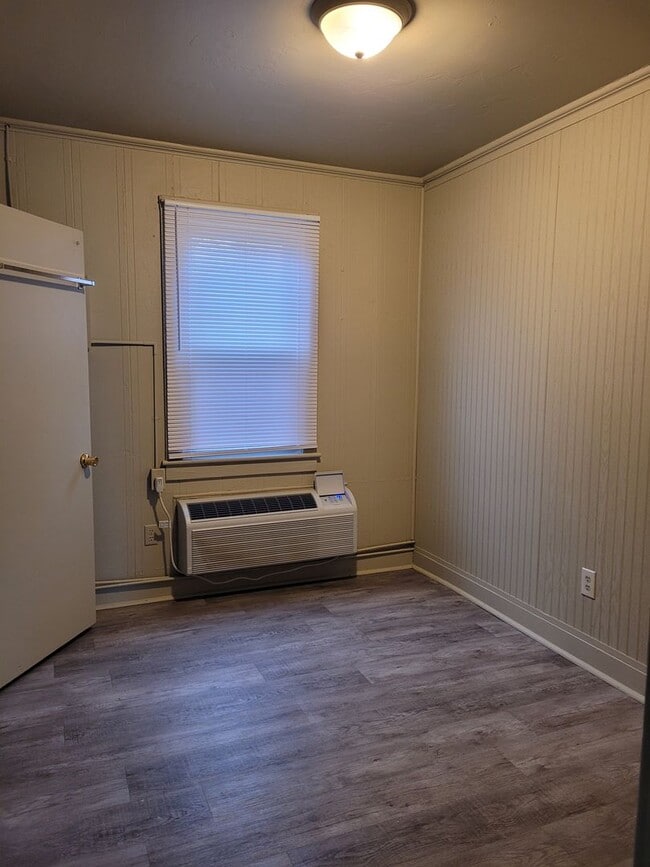 Photo - 7 N Washington St