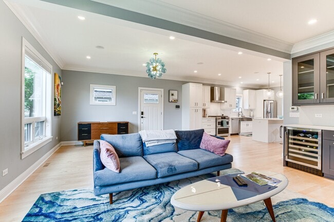 Sala de estar - 4727 N Kiona Ave