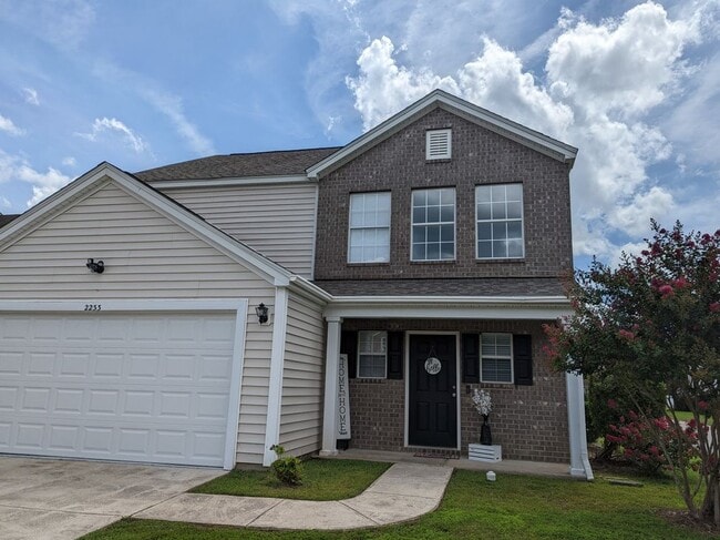 Building Photo - 2233 Blakers Blvd