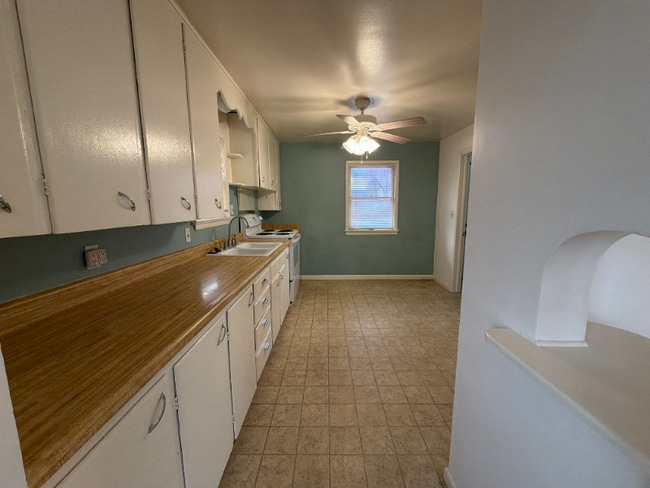 Photo - 1811 Remington St