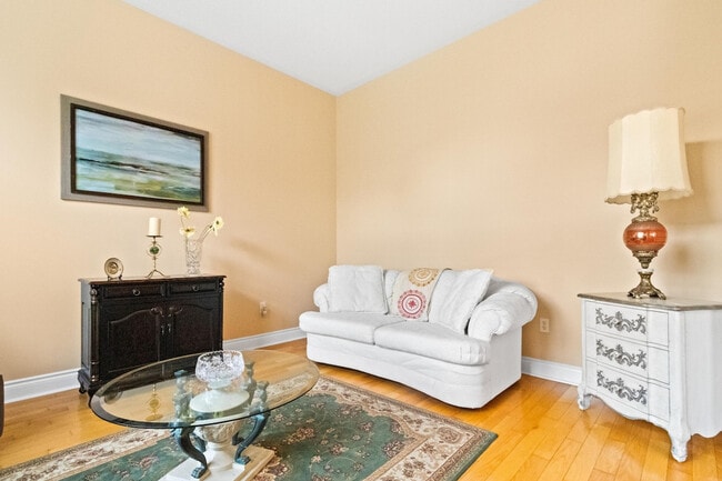Photo - 35 Fontainebleu Rd Unit SI ID1504475P
