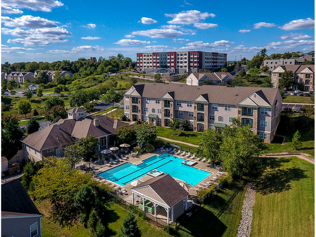Building Photo - Plymouth Pointe Rental