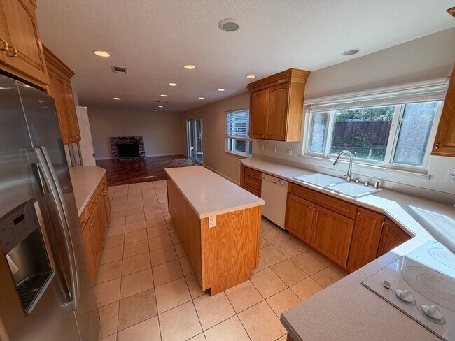 Photo - 5 Bed 3 Bath Home In Danville (Anderson Ranch)