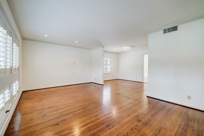 Photo - 5642 Wickersham Ln