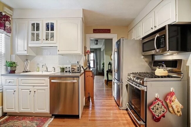 Photo - 54 Olney St Unit 2