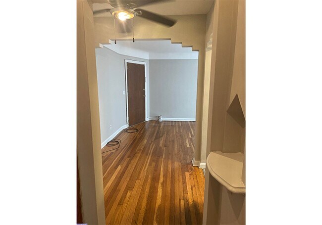 Photo - 956 Ludlow Ave Unit 956-07