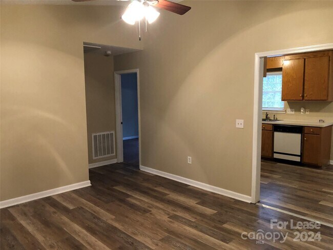 Photo - 2519 Hickory Ave