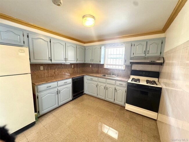 Building Photo - 122-14 22nd Ave