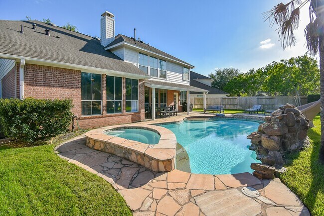 Photo - 5926 Brook Bend Dr