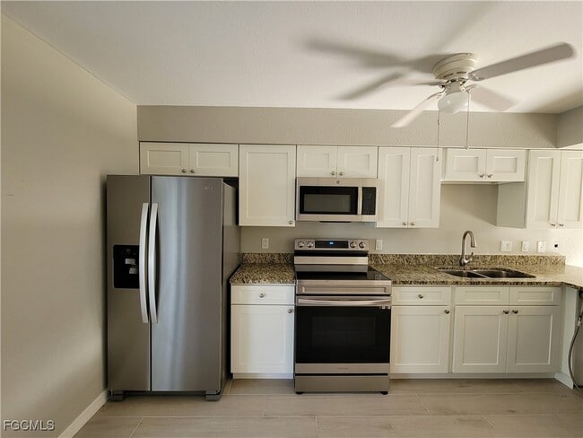 Building Photo - 4530 SW 7th Pl Rental