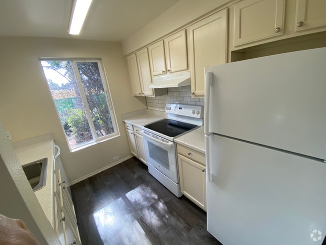 Building Photo - 13716 15th Ave NE Rental