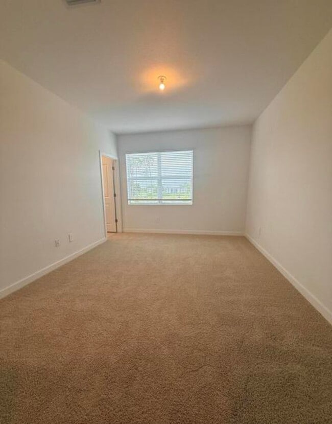 Photo - 147 Lakeside Lndg Dr